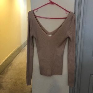 H&M long sleeve cream colored shirt